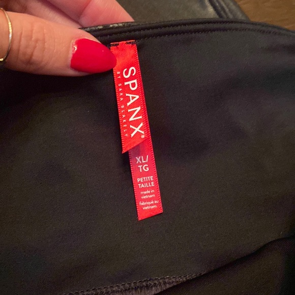 Spanx Faux Leather Leggings - Picture 6 of 6